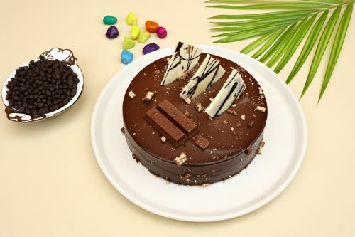 Choco Kitkat Cake