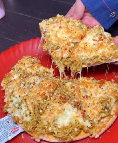 Maggi stuffed pizza veg 