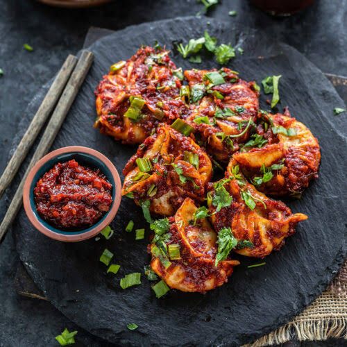 Veg Schezwan momos