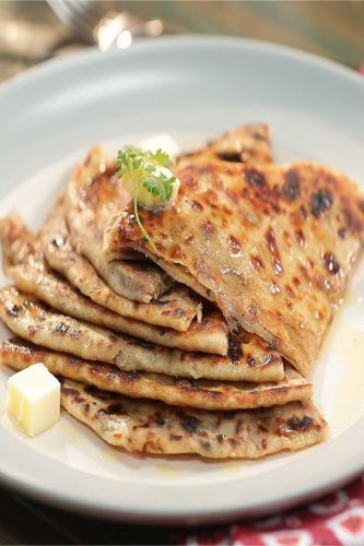 Aloo Pyaz Parantha with pickle & curd