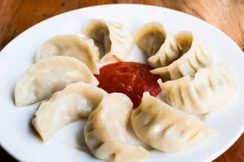 Steamed chicken momos
