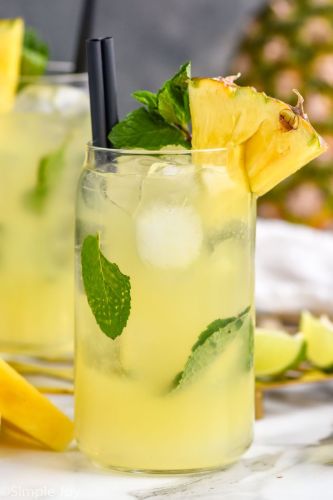 Pineapple mojito